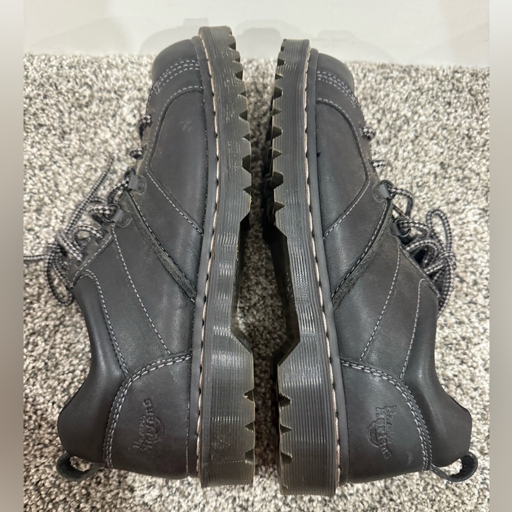 Dr. Martens Finnegan leather shoe, men's 10 or women's 11 - Picture 10 of 14